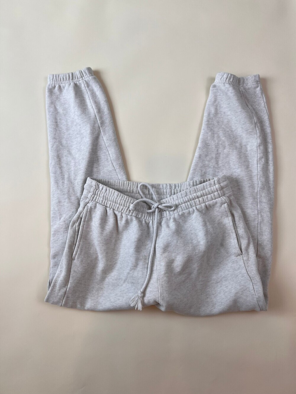 Aritzia TNA Cozy Boyfriend Gray Jogger Sweatpants size Medium